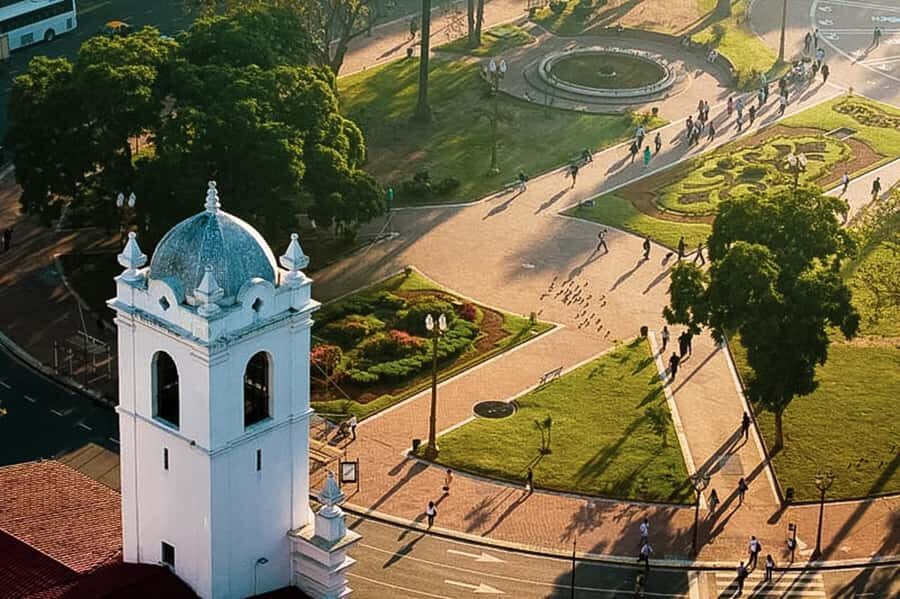 5hs Small Group City Tour of Buenos Aires with Street Food - Plaza de Mayo to San Telmo to Caminito: the story gets real fast