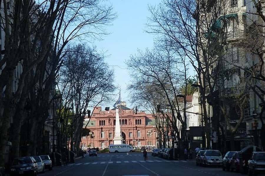 5hs Small Group City Tour of Buenos Aires with Street Food - Floralis Genérica and Facultad de Derecho (UBA): photo ops with context