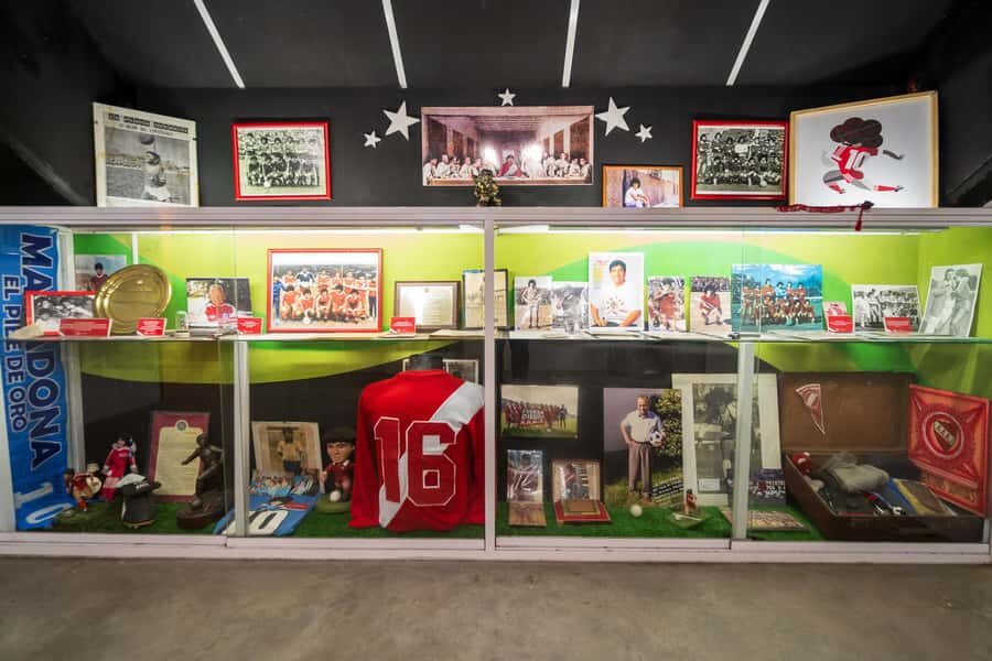 AllMaradona Buenos Aires: Maradona House Museum and Stadium - Guide Quality and Group Size: Where This Tour Feels Effortless