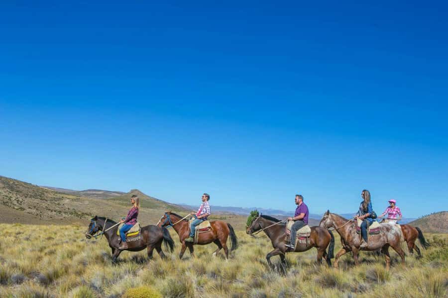 Bariloche: Guided horseback rides in the Patagonian steppe - From Bariloche to La Estancia: the ride that sets the tone