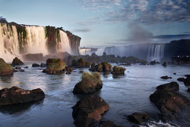 Brazilian Side of Iguazu Falls Half-Day Sightseeing Tour - Inside Iguaçu National Park: The Passarela and the Panoramas