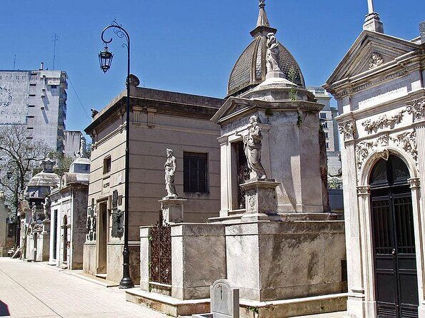 Buenos Aires Bike Tour: North Districts, Recoleta and Palermo - North Districts by bike: the highlights that make this tour worth it