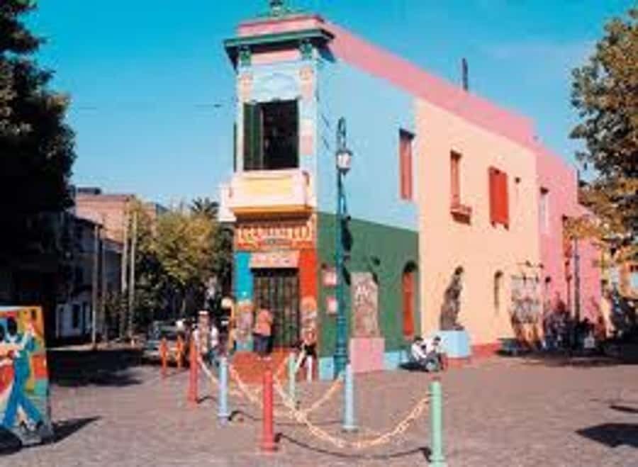 Buenos Aires City Tour with Luxury Lunch - A Route Through Buenos Aires Neighborhoods: Recoleta, San Telmo, La Boca