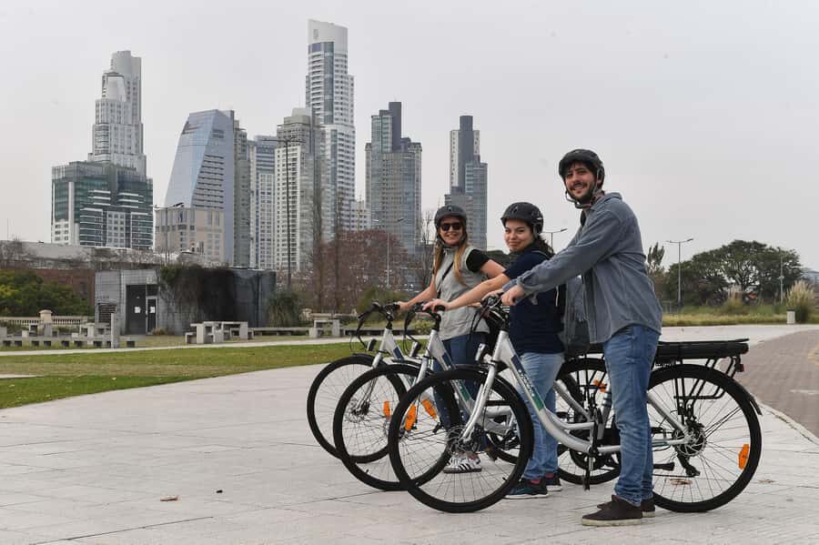 Buenos Aires: E-Bike Tour in the South Circuit of Buenos Aires - La Boca on the e-bike: Bombonera energy and the Caminito stretch