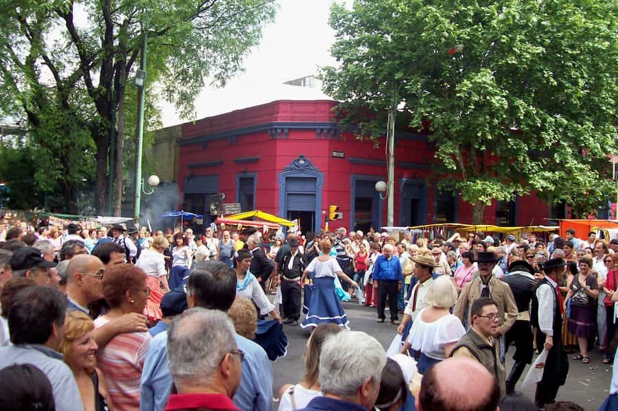 Buenos Aires Fairs: San Telmo & Mataderos Cultural Tour - Mercado de San Telmo: souvenirs and artisanal goods in one pass