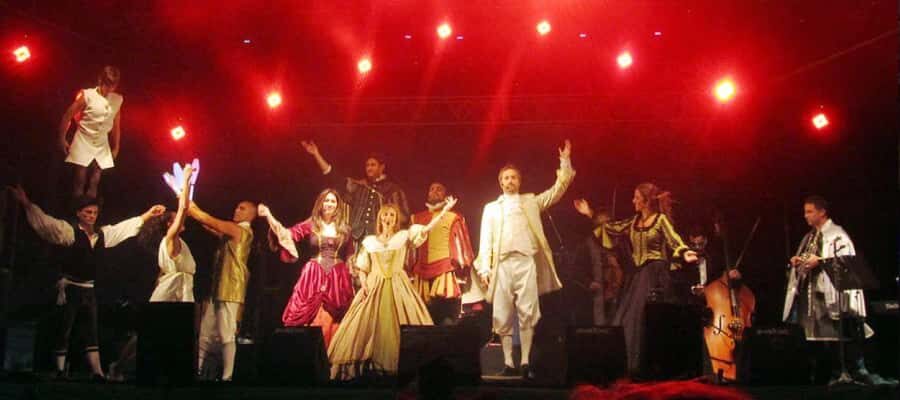 Buenos Aires: Gala Lírica Tickets at Palacio Paz. - What the Gala Show Actually Feels Like (Interactive, Themed, and Playful)