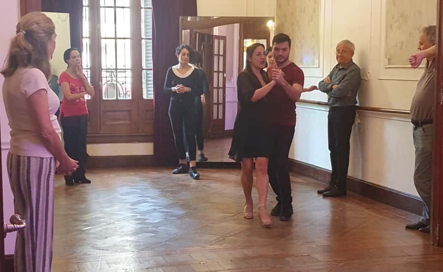 Buenos Aires: Group tango class with mate and snacks - Your 2-hour flow: mate, sweet snacks, tango basics, then practice