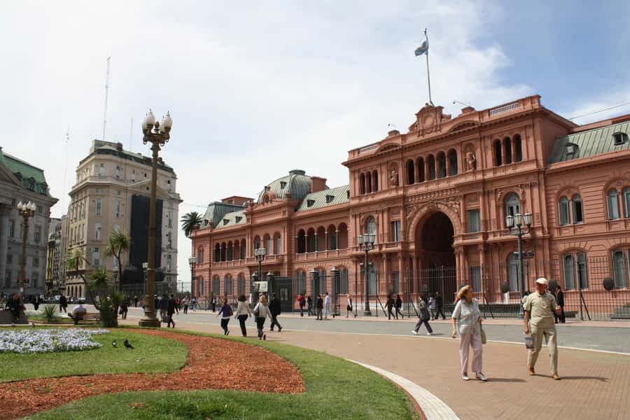 Buenos Aires: Half-Day City Tour and Boat Ride - Plaza de Mayo: The Political Core and Its Landmarks