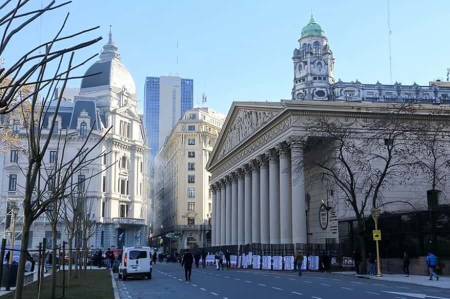 Buenos Aires : Highlights Walking Tour With A Guide - Key highlights you will feel right away