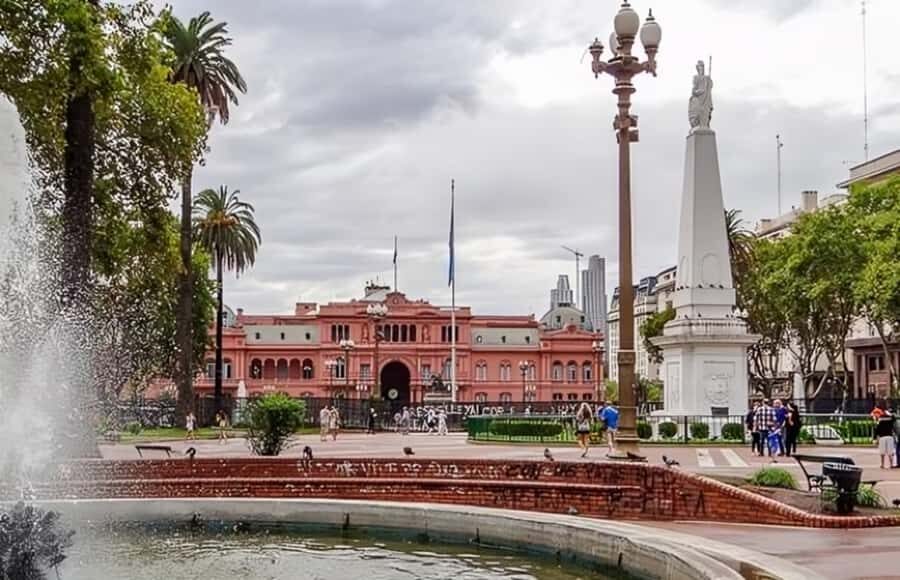 Buenos Aires : Highlights Walking Tour With A Guide - Why this 3-hour highlights route is worth your time