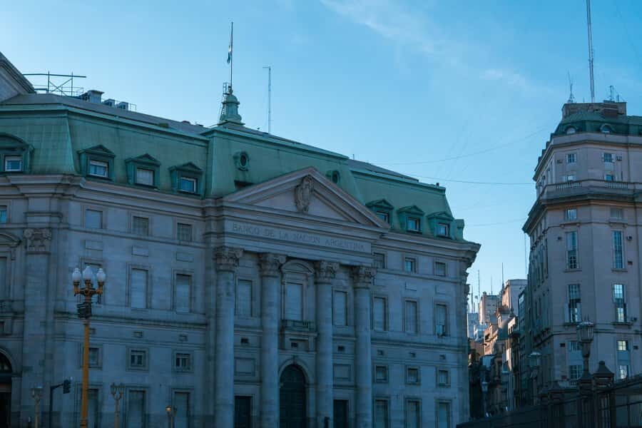 Buenos Aires: Historic Buenos Aires Landmarks & Icons Tour - A 150-minute walk that connects Buenos Aires icons