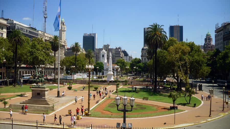 Buenos Aires: Historic District Private Guided Walking Tour - Plaza de Mayo: Buenos Aires Founded in 1580