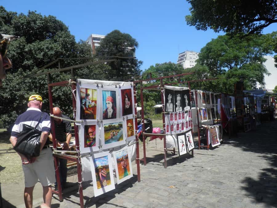 Buenos Aires: Private Recoleta Cemetery Walking Guided Tour - Meeting at the cemetery gate and getting your bearings fast