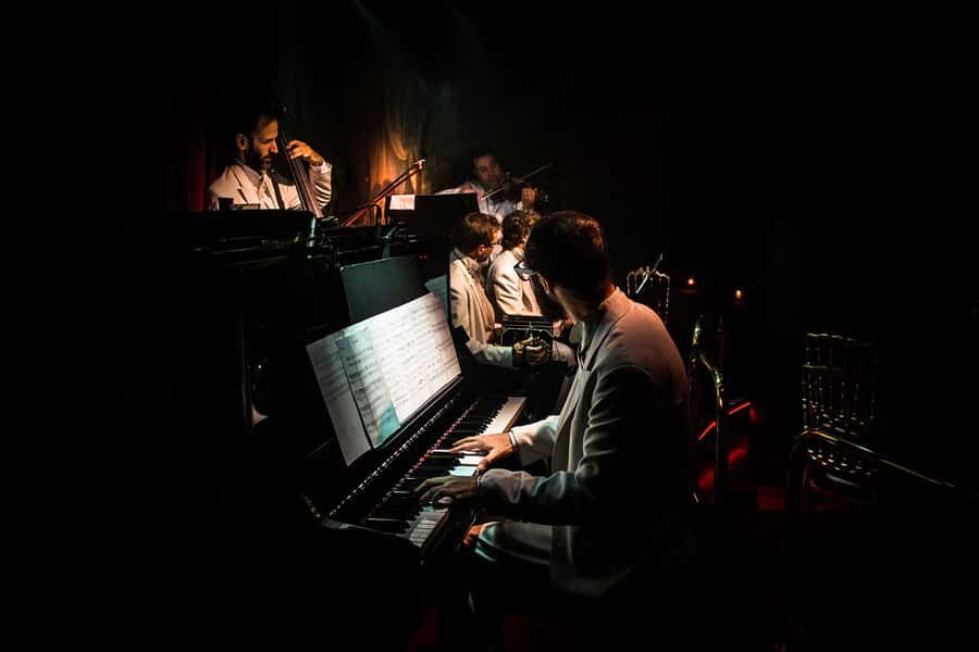 Buenos Aires: Rojo Tango Show with Optional Dinner - What happens before the lights: 3-course meal and free-flowing drinks