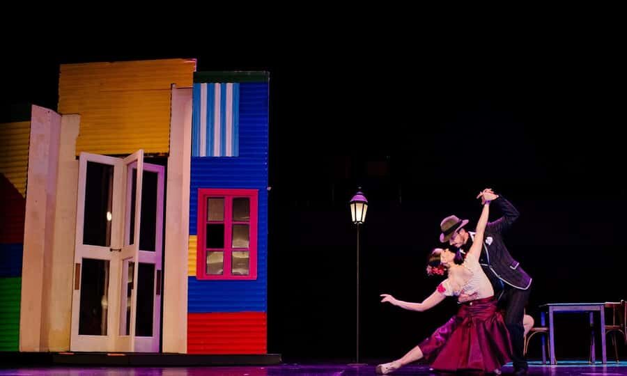 Buenos Aires: Tango Porteño Show Ticket with Dinner Option - VIP 3-course dinner vs 2 meat empanadas: choose the night you want