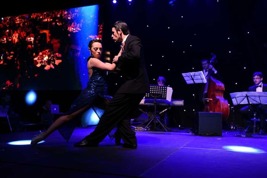 Buenos Aires: Tango Show at El Viejo Almacen - Inside the Performance: Music, Singers, Dancers, Los Lamas