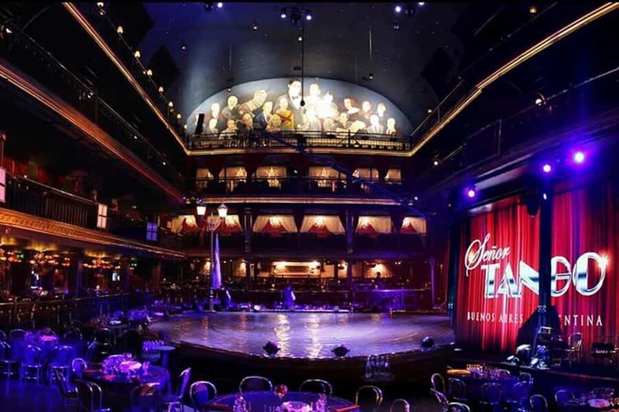 Buenos Aires: Tango Show at Señor Tango with Optional Dinner - Inside the Theater: The 40-Artist Show That Moves Fast