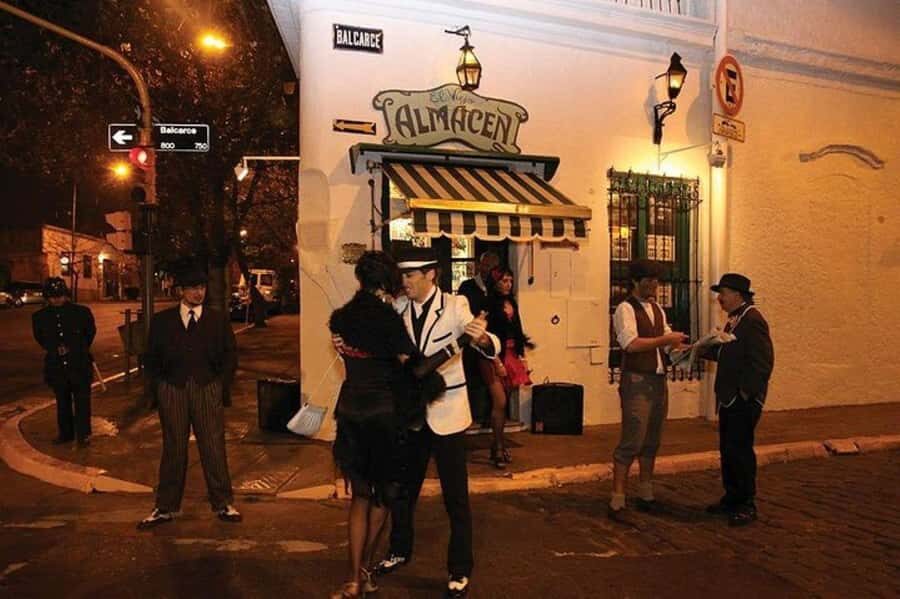 Buenos Aires: Tango Show "Viejo Almacén" & optional dinner - The evening flow: pickup, arrival, and settling in