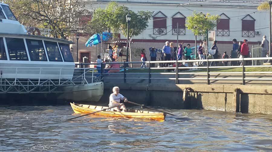 Buenos Aires: Ticket - Classic Delta of Tigre Boat Tour - Key landmarks on the route: Parque de la Costa, Tigre City Hall, and museums