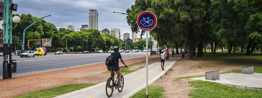 City Bike Tour in Palermo and Recoleta - Plaza San Martín: where the northern neighborhoods start to make sense