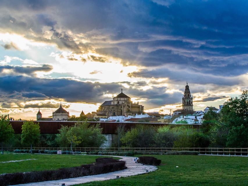 Cordoba: Historical Monuments of Cordoba City Walking Tour - A 3-hour route that makes Córdoba easy to understand
