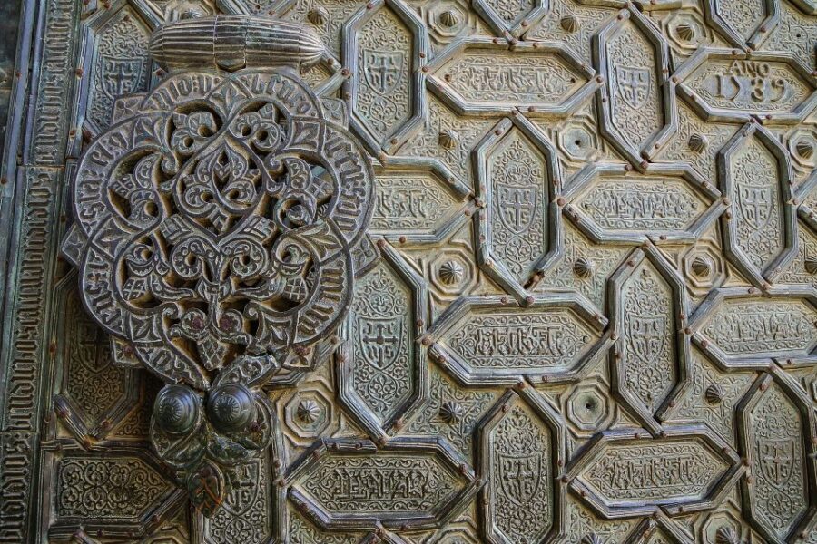 Córdoba: Private Walking Tour - Alcázar de los Reyes Cristianos: power in stone (and gardens in mood)