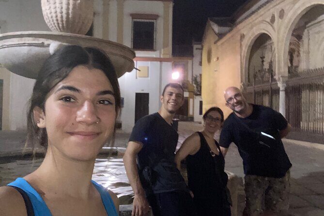 Córdoba Scavenger Hunt and City Highlights Walking Tour - Puerta del Puente to the Old Town: when “highlights” become a route