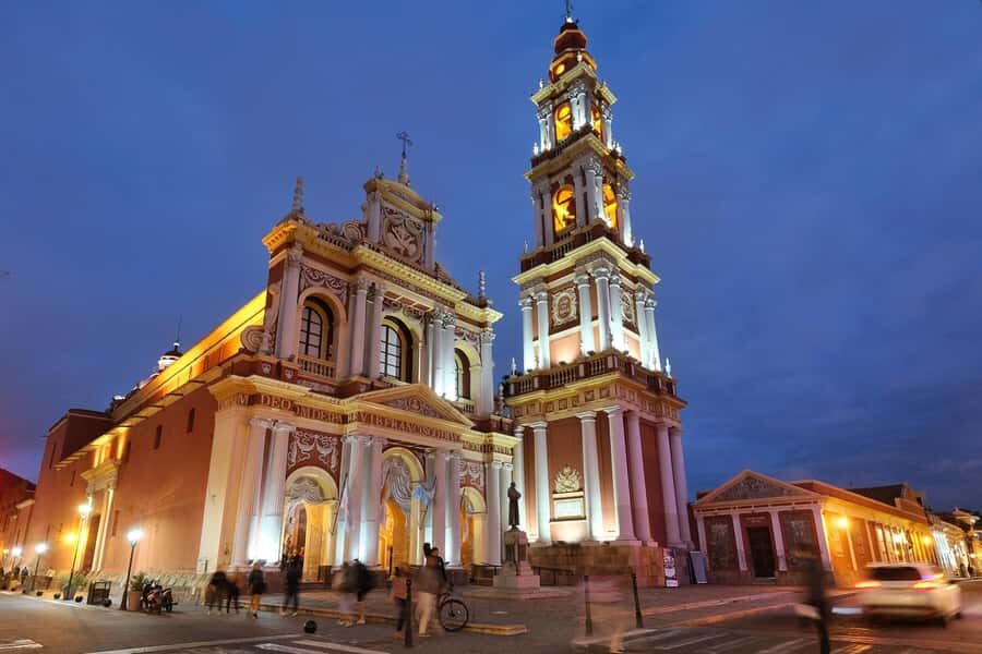 Discover Salta and enjoy the city with a photojournalist - Plaza 9 de Julio: the city’s center of gravity