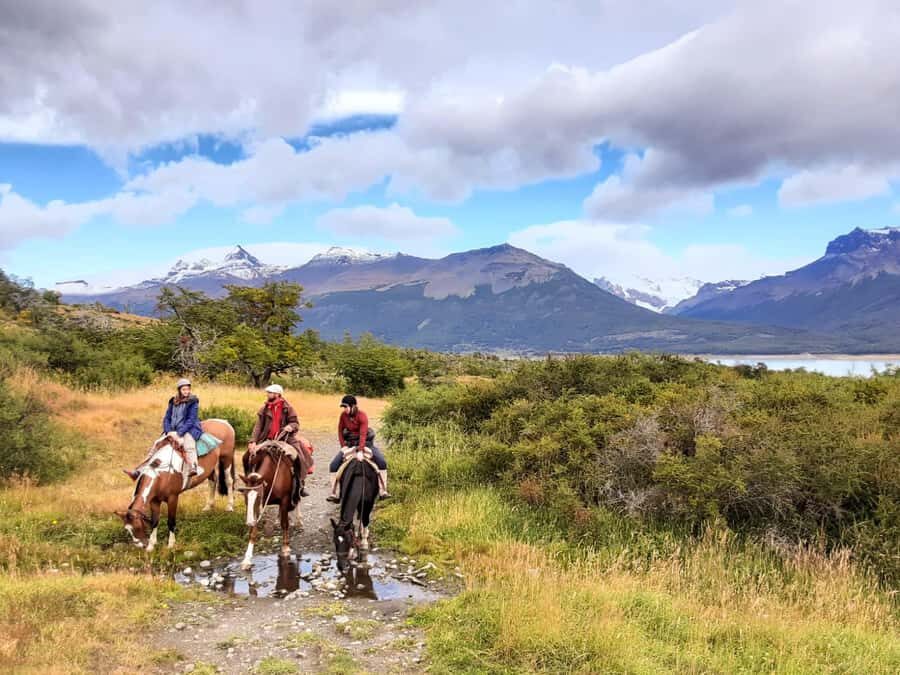 El Calafate: Nibepo Aike Ranch with Horseback Riding - Entering Los Glaciares National Park and arriving at Nibepo Aike