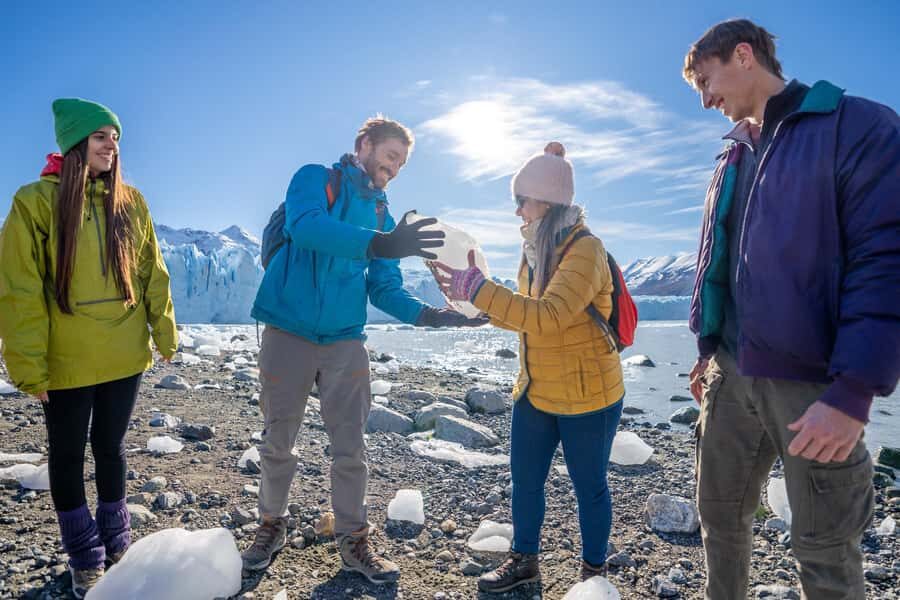 El Calafate: "Perito Moreno Glacier with the Tour - Blue Safari". - The guided hike: forest trails and the shoreline approach