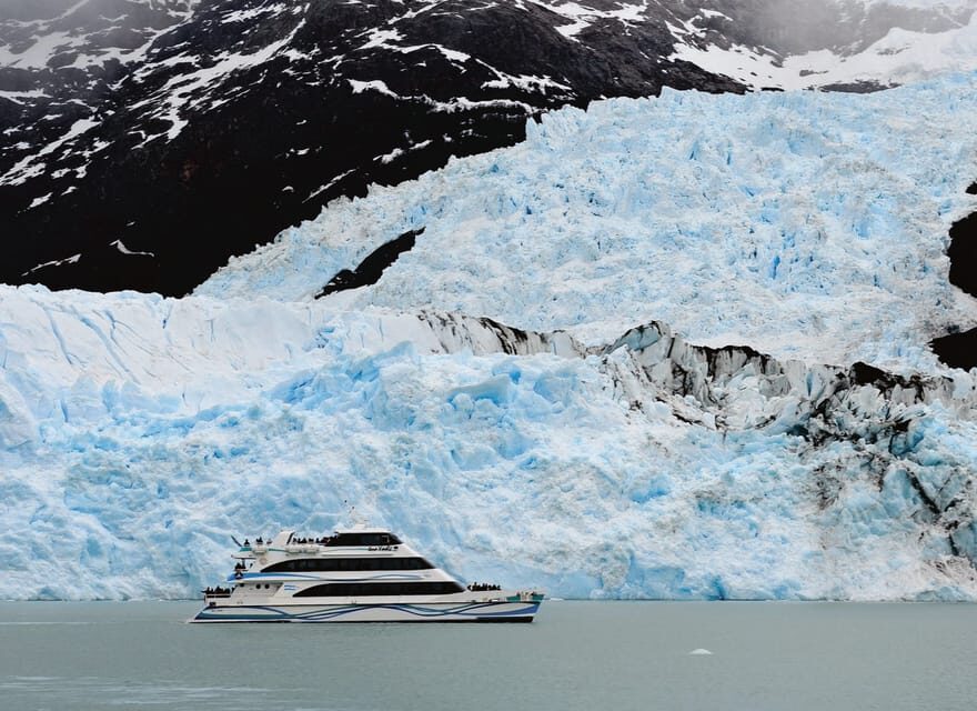 El Calafate: Spegazzini and Upsala Glaciers Boat Tour - Upsala Channel and Upsala Glacier: Icebergs First, Then the Ice Wall