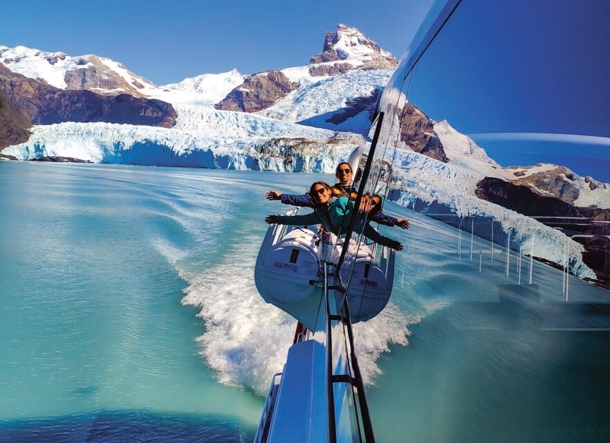 El Calafate: Spegazzini and Upsala Glaciers Boat Tour - Food, Park Entrance Fees, and Staying Comfortable
