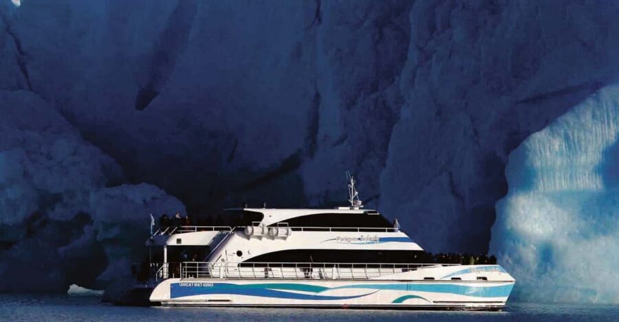 El Calafate: Spegazzini and Upsala Glaciers Boat Tour - What I’d Pay Attention to: On-Board Info and Photo Spots