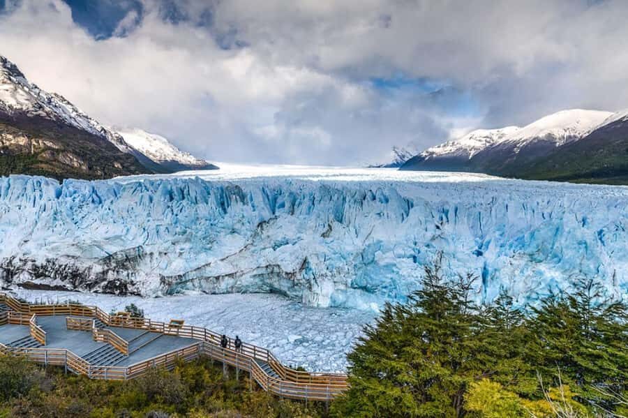 El Calafate: Trip to the Famous Perito Moreno Glacier - What the guides do (and why it improves the glacier experience)