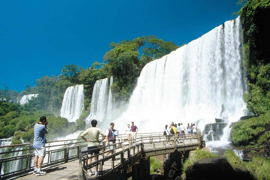 Explore Iguazu Falls in Brazil: An Unforgettable Experience - Hotel pickup and border crossing: where the day can stretch