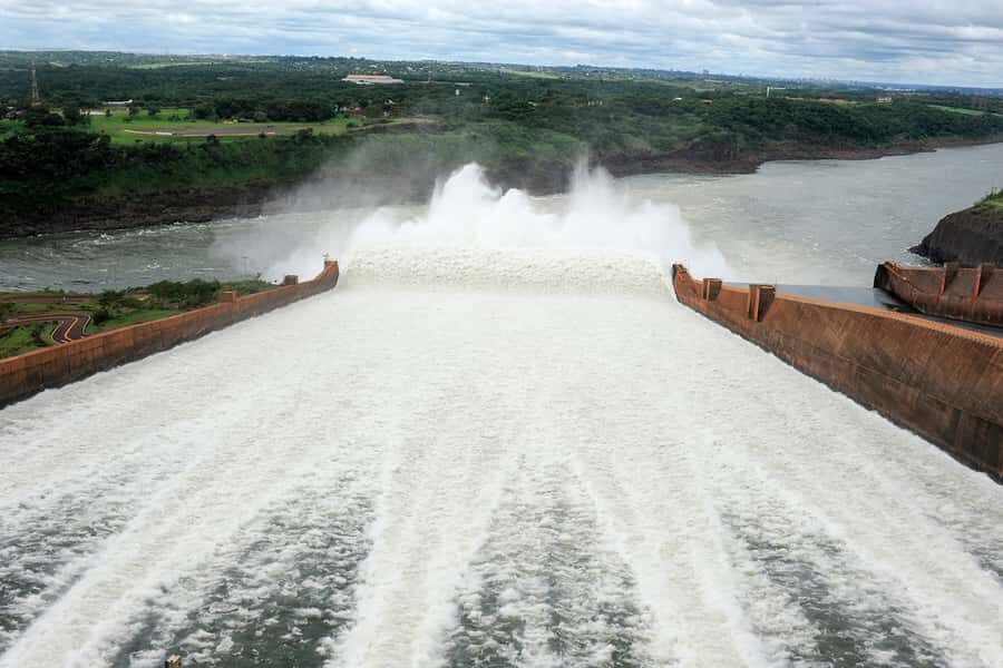 From Argentina: Iguazu Falls Brazil Side & Itaipu Dam - Who should book this tour (and who should skip it)