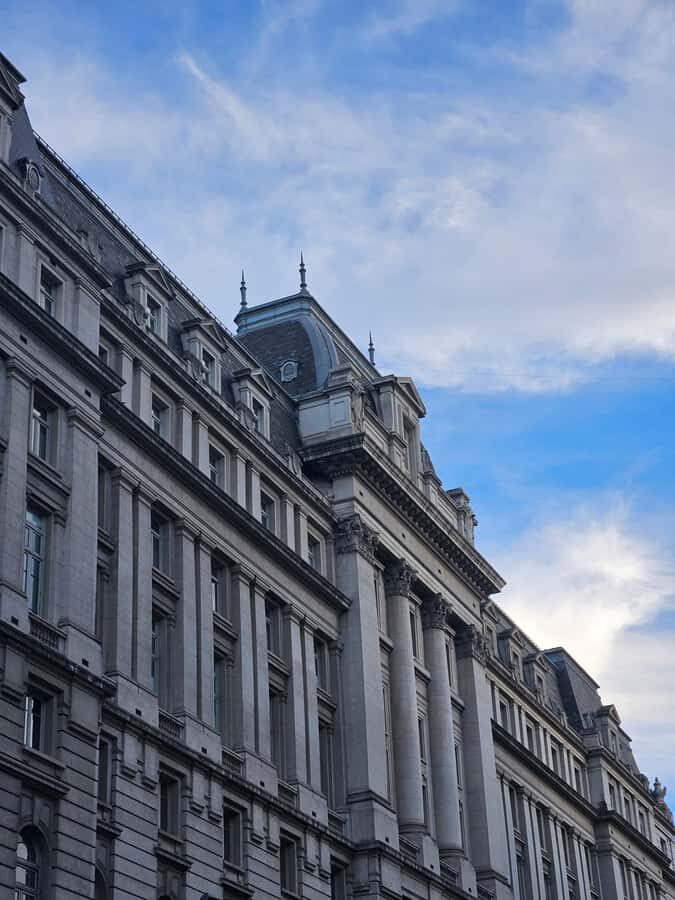 From Colonialism to Eclecticism, Buenos Aires arquitectonica - Reconquista Street and the Brutalist Banco Hipotecario Facade