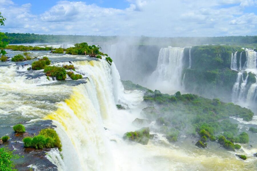 From Foz do Iguaçu: Brazilian Side of the Falls with Ticket - Arriving at Iguazu Falls Brazil: a guided walk that keeps the focus