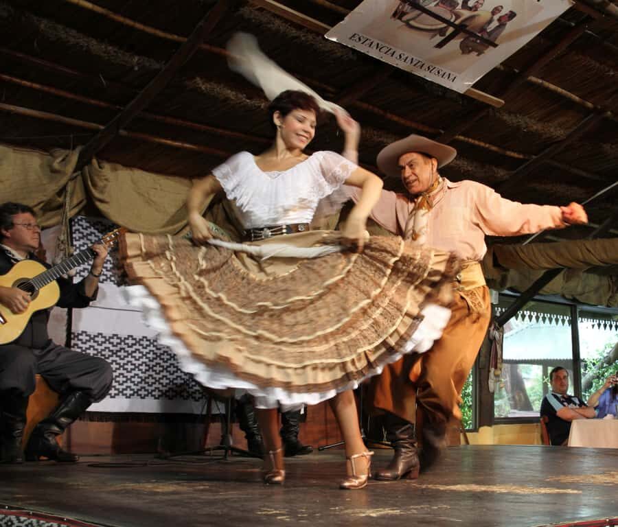 Full-Day at Santa Susana Ranch with BBQ, Drinks and Show - Welcome empanadas and ranch hospitality (wine included)