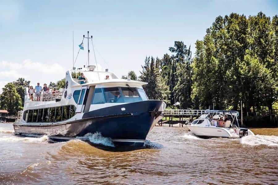 Full Day City Tour Buenos Aires, Recoleta Cemetery and Tigre - A smart day plan: from presidential squares to delta water