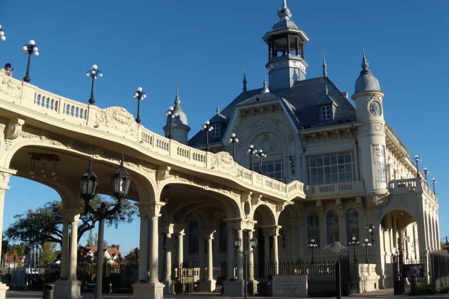 Full Day City Tour Buenos Aires, Recoleta Cemetery and Tigre - Paseo Victorica and the walk breaks that keep the day human