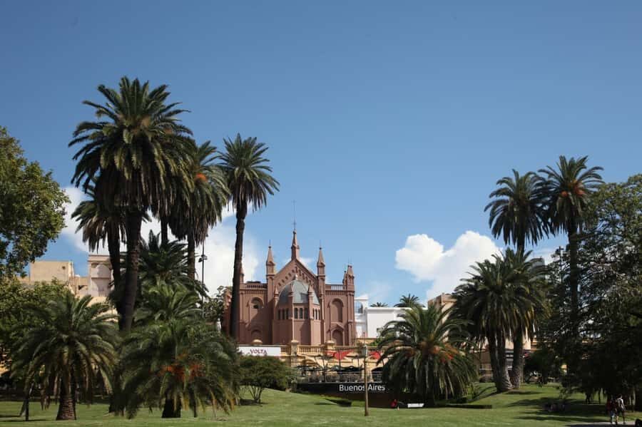 Full Day City Tour Buenos Aires, Recoleta Cemetery and Tigre - Guides, language, and vehicle comfort: where the day can rise or fall