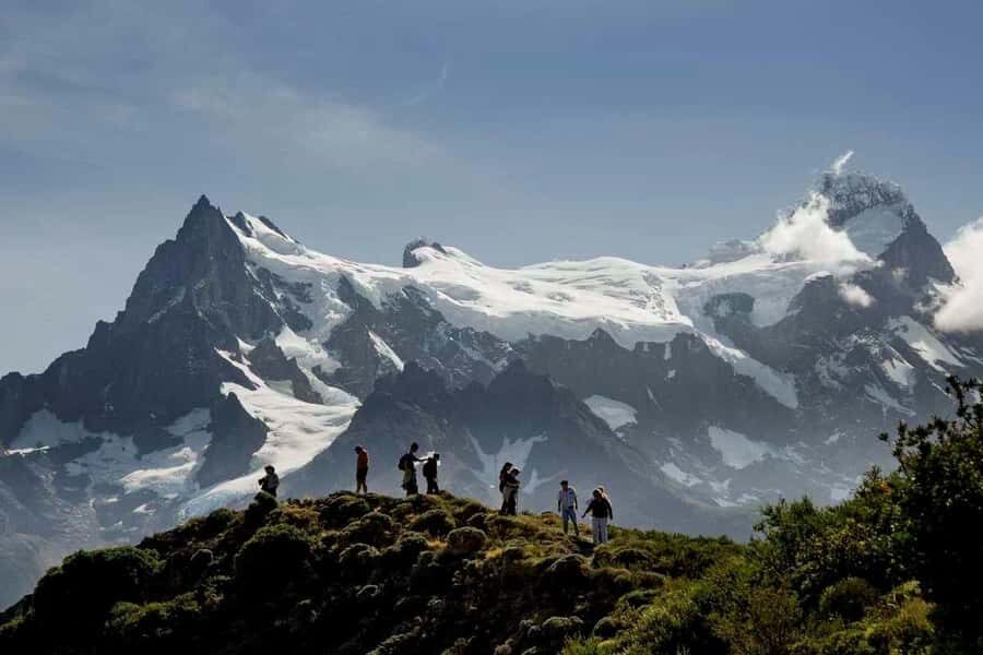 Full-day excursion to Torres del Paine National Park - Crossing from El Calafate to Chile the long way: Cancha Carrera