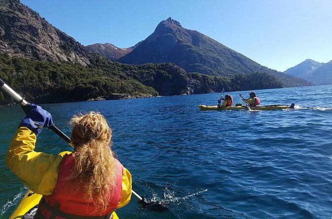 Half a day of kayaking on the Nahuel Huapi lake in private service - Mate tea and treats on the lake: culture in a quiet setting