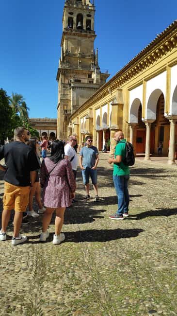 Heritage Córdoba: The most essential tour in Córdoba - Flower Alley and Bonfire Alley: small names, big atmosphere