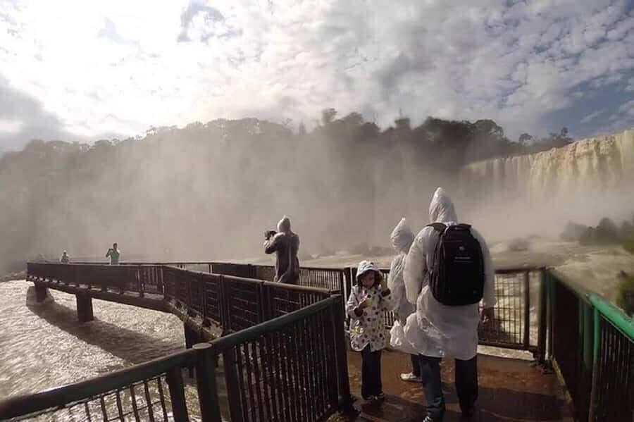 Iguazu Falls Argentinas Tour and Great Adventure Boat Tour - Who should book this Iguazú Falls + Great Adventure combo