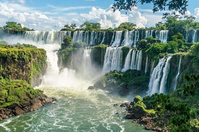 Iguazú Falls Private Full Day Tour - Airport pickup and transfers: fewer headaches than DIY
