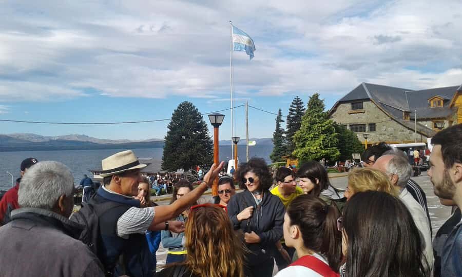 Indigenous People of Patagonia History Tour - The Start at Centro Civico Square: Quick Orientation Before You Learn