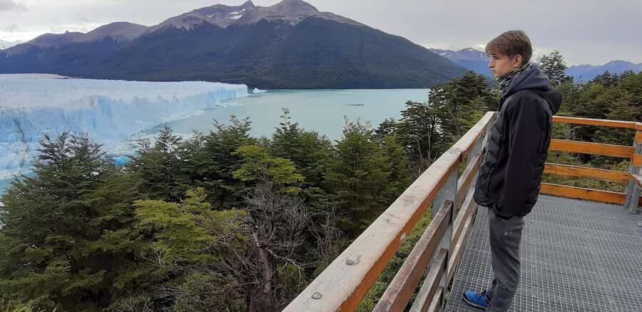 Moreno Glacier: Tour from El Calafate with tour guide, walkways, and boat ride - First park moments: south-wall views and a guided orientation