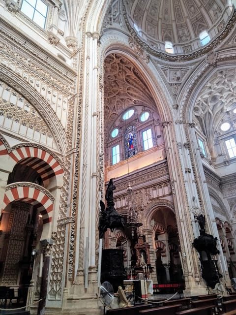 Mosquée Cathédrale tour guidé en petit group en français - 75 minutes at the Mosque-Cathedral: what you can realistically cover